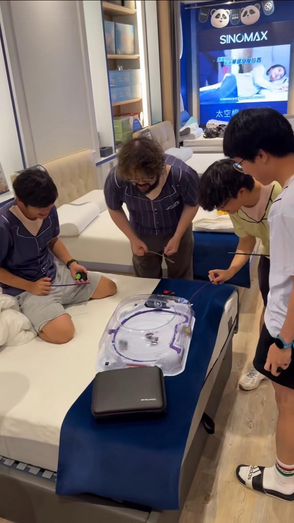 游學修領成員用爆旋陀螺分床位