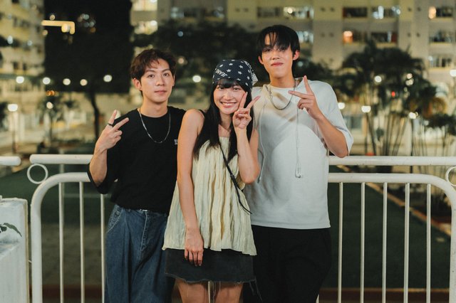 啫喱 Jelly Wong 與 MV 男女主角一同合照