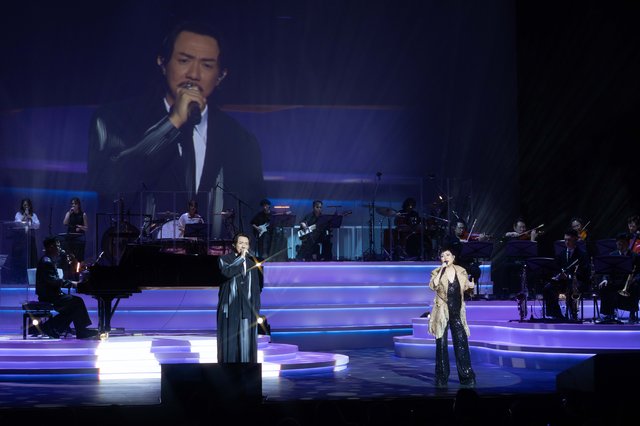 陳潔靈 與 張繼聰 深情合唱經典金曲 日與夜