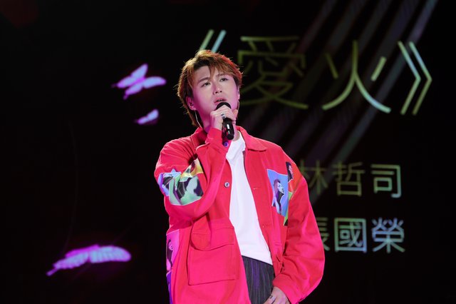 1956架無人機夜空震撼呈現9分12秒光影圖案 創香港演唱會歷史紀錄
