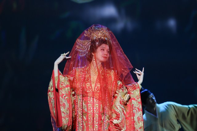 米雪與主演們謝幕致謝