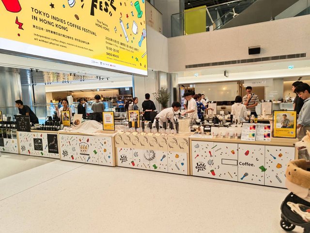 東京獨立咖啡節啟德雙子匯現場咖啡迷駐足選購